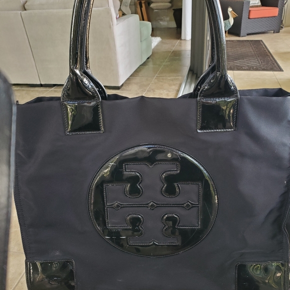 Tory Burch Handbags - Tory Burch black Ella tote bag